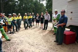 Researcher Matt Plucinski briefs the ground crews at the Wombat State Forest DC10 trial